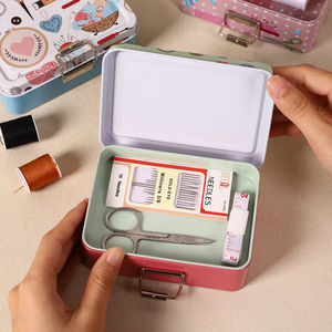 1 boîte en métal vintage à double couche avec boucle pour ranger les cartes, petite boîte à motifs de couture, boîte à bijoux, boîte à outils portable pour aiguilles et fils - Product Image 4