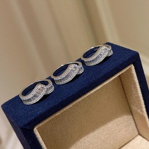 Bague en argent pur S925 à motif en chevrons de rivière étoilée scintillante, mode de niche haut de gamme avec incrustation de diamants taillés, luxe exquis - Product Image 3