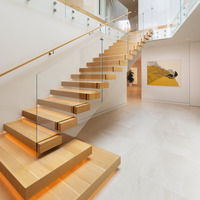 Escalier flottant intérieur préfabriqué avec garde-corps en verre, construction durable en acier et bois, escaliers ouverts personnalisés