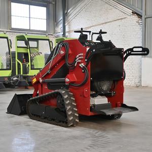 Китайский многофункциональный компактный мини-погрузчик на гусеничном ходу с навесным оборудованием: вилы для поддонов, бур, траншеекопатель - Product Image 5