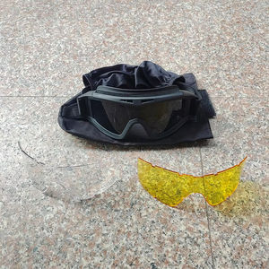 Gafas Deportivas para Exteriores Resistentes a Impactos y a Prueba de Explosiones para Niños, con Lentes de PC y Embalaje - Product Image 4