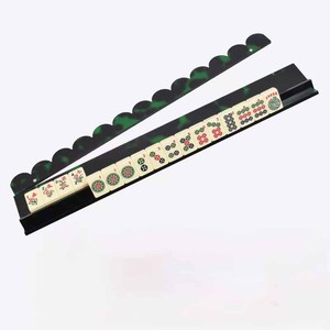 Venta al por mayor: Modernos soportes y empujadores de mahjong de acrílico hechos a mano con imán de diseño festoneado de 20 pulgadas para decoración del hogar - Product Image 2
