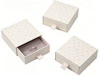 Boîtes de rangement en carton ondulé pour bijoux : Coffrets cadeaux pour boucles d'oreilles, colliers et bracelets en gros
