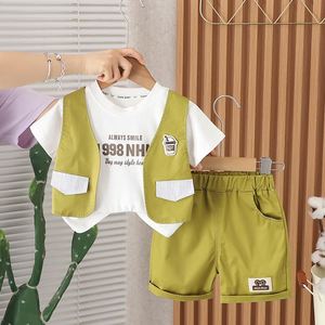 2024夏季童装套装字母印花马甲拼接短袖t恤短裤两件套男童服装。 - Product Image 2