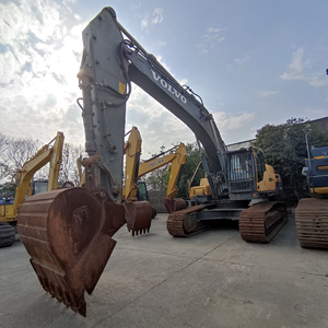 Excavadora Volvo EC380DL de Segunda Mano, Pocas Horas de Trabajo, Capacidad de la Cuchara de 1.9 m, Peso Operativo de 38 Toneladas, Rodamientos Originales Resistentes - Product Image 2