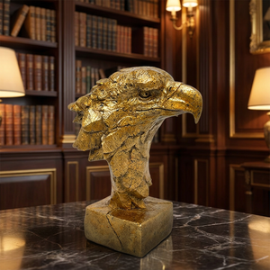 Figurine d'aigle majestueuse en résine peinte à la main, sculpture détaillée d'art populaire, presse-papiers rustique pour cabane, bureau ou bibliothèque, vente en gros - Product Image 1