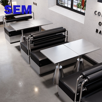 Ensemble de mobilier de style industriel moderne pour café/restaurant : banquettes, canapés, tables, chaises et bancs en acier inoxydable