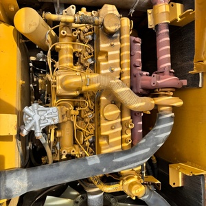 Presque neuve, économe en carburant et puissante, excavatrice sur chenilles Caterpillar 320CL d'occasion de 20 tonnes pour projets de construction - Product Image 5