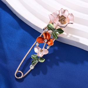 Flower Shape Decorative Brooch Rhinestone Embellished Zinc Alloy <b>Pin</b> <b>For</b> Scarf <b>Shawl</b> Clip Gift 7.5x1.8cm - Product Image 3