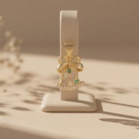 Pendentif cloche en laiton plaqué or 14 carats avec nœud et pierres colorées, cadeau de Noël pour femme, accessoire de mode