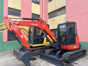 Excavatrice compacte d'occasion Kubota KX057-4 5,5T, mini-pelleuse pour travaux agricoles et municipaux en lieux étroits - Product Image 4