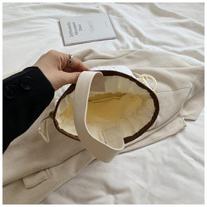 Bolsa de pañales portátil de algodón acolchado con patrón de oso personalizado, tipo saco con cordón, para mamá, para colgar en el cochecito, para llevar a mano - Product Image 2