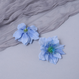 Kit de Matériaux Artisanaux Modernes et Écologiques DIY pour Mur Floral de Mariage : Fleurs de Lys en Soie Fraîches, Simples et Multi-Couches - Product Image 4