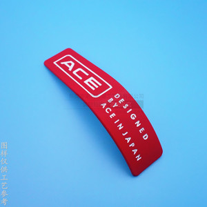 Etiqueta curva personalizada de aleación de zinc de 70 mm con logotipo metálico pintado para etiquetas de equipaje - Product Image 2