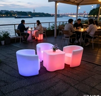 Ensemble de meubles lumineux LED modernes et étanches - Table et chaises illuminées par des LED RGB pour bar, salon, club et événements en plein air