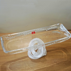 Plato Rectangular de Cristal Hecho a Mano con Base en Forma de Nudo y Diseño a Rayas para Servir Frutas y Dulces en el Hogar, Fiestas, Hoteles y Restaurantes - Product Image 5