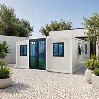 Conteneur habitable robuste de qualité industrielle, résistant à la corrosion, solide, déplaçable et extensible, style moderne du milieu du siècle, pour salle de bain extérieure