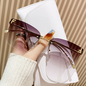 Women's Frameless Square <b>Sunglasses</b> Black PC Lens UV400 Protection <b>Oversized</b> Street Style - Product Image 2