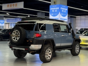 Toyota FJ Cruiser d'<span class=keywords><strong>occasion</strong></span> 2017, 15 000 miles, norme Euro V, transmission automatique, moteur 4L Turbo, sièges en cuir, toit ouvrant, caméra 360° arrière - Product Image 4