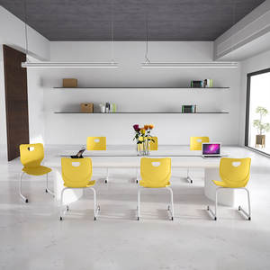 Silla de estudiante de plástico apilable con pies antideslizantes Peso ligero 42-46cm Altura del asiento Ideal para uso en el aula Cafetería - Product Image 2