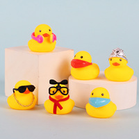 Nouveau Noël Jaune Canards En Caoutchouc 24pcs Dessin Animé Bain Jaune Canard Calendrier Boîte Aveugle Jouets Ensemble pour Enfant Bébé Jouets De Bain Canards En Caoutchouc