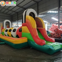 Parcours d'obstacles gonflable Toxic Ball Run Wipeout Challenge, jeu sportif pour aire de jeux extérieure