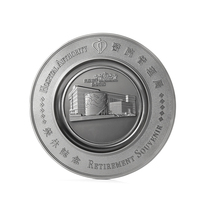 Plaques Récompenses Fournisseur Personnalisé En Relief En Alliage De Zinc Mat Argent 3d Logo Gravure Plaque Commémorative Souvenir Plaque Métallique