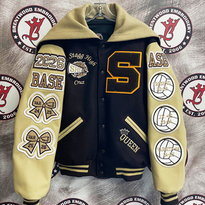 <span class=keywords><strong>Giacca</strong></span> Varsity Personalizzata DCY per Uomo, Nera e <span class=keywords><strong>Beige</strong></span>, con Maniche in <span class=keywords><strong>Pelle</strong></span>, Patch in Ciniglia, Bottoni a Scatto e Cappuccio Ricamato - Product Image 1