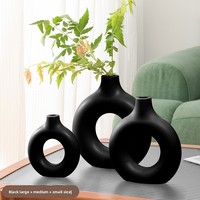 Vas Donat Nordik Modern Tampilan Keramik Vas Lingkaran Plastik Tahan Pecah untuk Dekorasi Rumah Pot Bunga Minimalis Grosir