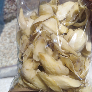 Fournisseur en gros d'herbes Bai He Chine, célèbre lys brun de Hong Kong, racines de lys brun séchées, bulbes de <span class=keywords><strong>Lilium</strong></span> Browni, pétales pour herbes - Product Image 6