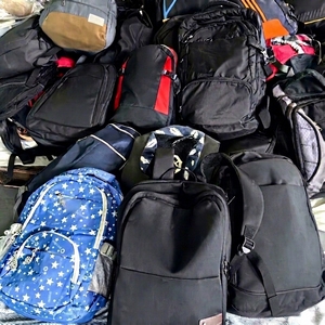 Sac à dos d'occasion B02 de haute qualité pour hommes et femmes, idéal pour les voyages et les activités de plein air, sacs d'école de seconde main en gros - Product Image 1