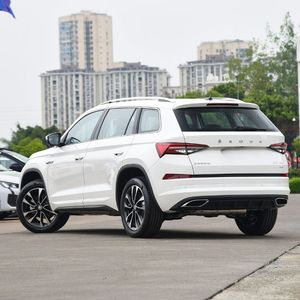 Skoda <span class=keywords><strong>Kodiaq</strong></span> 2.0T 5 portes 7 places SUV d'occasion automatique moteur turbo transmission intégrale sièges en cuir régulateur de vitesse adaptatif R19 conduite à gauche 2024 - Product Image 3