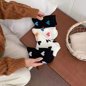 2025 <span class=keywords><strong>Sock</strong></span> Factory Mulheres Meias Atacado Senhoras Algodão Macio Coração <span class=keywords><strong>Valentines</strong></span> Fuzzy Tripulação Primavera e Verão Meias - Product Image 6