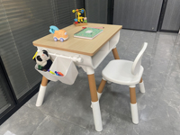 Ensemble Table et Chaises en Bois Moderne pour Enfants et Tout-Petits, Idéal pour la Salle à Manger Scolaire et le Salon, Meubles d'Étude pour 3-8 Ans