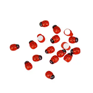 Çocuklar için 3D kırmızı Mini ahşap uğur böceği kendini yapışkan çıkartmalar