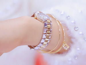 Elegante Reloj de Cristal para Mujer, Reloj de Pulsera de Cuarzo con Cadena Delgada - Product Image 2