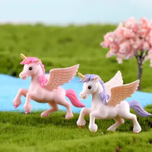 Yeni tasarım Unicorn reçine el sanatları Kawii Pegasus 3D reçine rakamlar minyatür heykelcik süsler