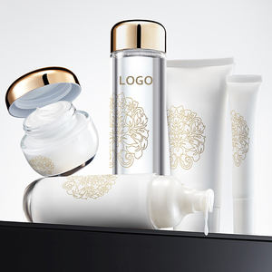 Coffret Cosmétique Complet 4 Étapes à l'Extrait d'Escargot Infusé à la Vitamine C – Produits de Beauté pour le Visage, Réparation et Récupération - Product Image 3