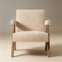Fauteuil lounge moderne artisanal avec pieds en V inversé et finition en bois subtilement effiloché, meubles en bois pour salon