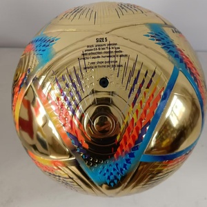 Ballon <span class=keywords><strong>de</strong></span> football en cuir PU doré durable, <span class=keywords><strong>cadeau</strong></span> d'affaires haut <span class=keywords><strong>de</strong></span> gamme, ballon <span class=keywords><strong>de</strong></span> football personnalisé <span class=keywords><strong>de</strong></span> qualité supérieure pour les cadeaux d'entreprise et les présentations OEM - Product Image 1