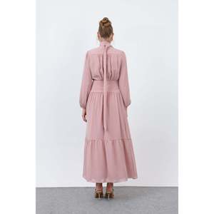 Robe midi élégante Puane pour femme, col montant drapé, manches longues, douce, respirante, rose poudré, jupe volumineuse pour occasions spéciales - Product Image 4