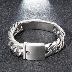 <span class=keywords><strong>Bracciale</strong></span> da <span class=keywords><strong>uomo</strong></span> <span class=keywords><strong>con</strong></span> catena a maglie grandi in acciaio inossidabile <span class=keywords><strong>con</strong></span> piastra <span class=keywords><strong>con</strong></span> Logo personalizzato finitura opaca braccialetti <span class=keywords><strong>con</strong></span> barra <span class=keywords><strong>con</strong></span> <span class=keywords><strong>incisione</strong></span> larga 16mm - Product Image 2