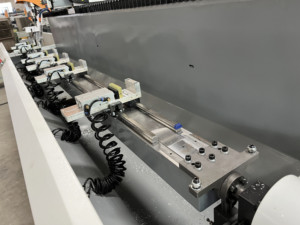 <span class=keywords><strong>CNC</strong></span> nhôm hồ sơ khoan và máy phay cho cửa ra vào bản lề và cửa sổ - Product Image 6