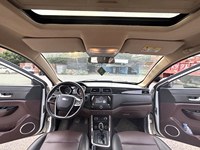 SUV Essence Lifan Maiwei 1.5L AT 7 Places de Haute Valeur 2016 avec Toit Ouvrant, Caméra Arrière et Intérieur Spacieux pour l'Exportation