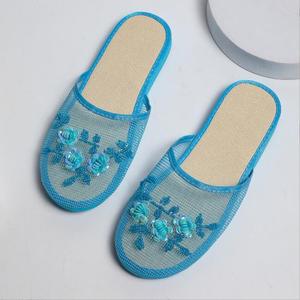 Ciabatte Eleganti da <span class=keywords><strong>Donna</strong></span> con Ricamo Floreale 3D in Rete, Punta <span class=keywords><strong>Chiusa</strong></span>, Pantofole Piatte per Uso Quotidiano in Casa - Product Image 2