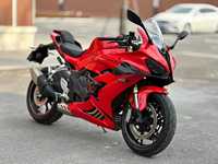 Moto sportive QJMOTOR SRK600 600cc à quatre cylindres