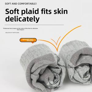 Calcetines de lana <span class=keywords><strong>merino</strong></span> elásticos al por mayor WRELS, calcetines de lana cálidos y transpirables de moda para invierno, calcetines acolchados que absorben la humedad para exteriores. - Product Image 2