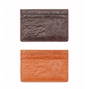 Portacarte di Credito Personalizzato per Donne in <span class=keywords><strong>Pelle</strong></span> Conciata al Vegetale Portafoglio Porta Carte in <span class=keywords><strong>Vera</strong></span> <span class=keywords><strong>Pelle</strong></span> con Leone Inciso Personalizzato per Donne - Product Image 6