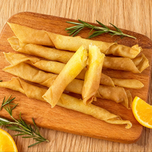 Rouleaux de printemps croustillants à l'ananas surgelés IQF, dessert aux fruits, pack en vrac, marque privée OEM pour la restauration, les hôtels et les boulangeries - Product Image 1