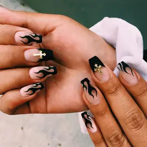 Venta al por mayor las uñas negras llama Para realzar su belleza -  .